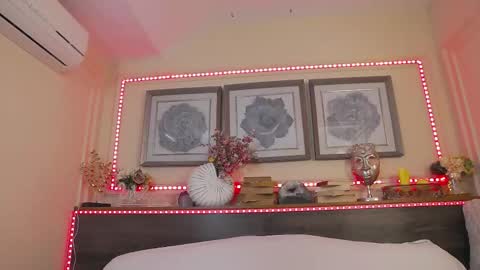 Snapshot of hellendesire chatting on 22, 2, 2025 online show from 22, 2, 2025