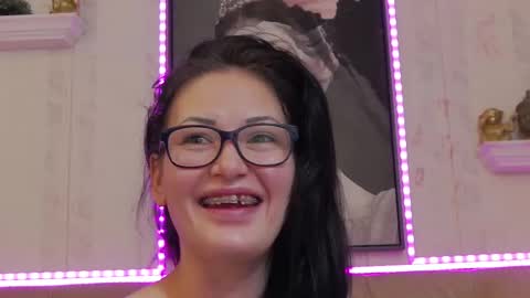 Snapshot of hellendesire chatting on 26, 2, 2025 online show from 26, 2, 2025