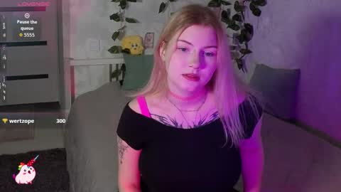 HellenHorny online show from 3, 10, 2025