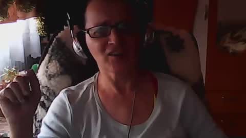 hellenmarie online show from 12, 12, 2024