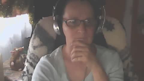hellenmarie online show from 27, 12, 2024