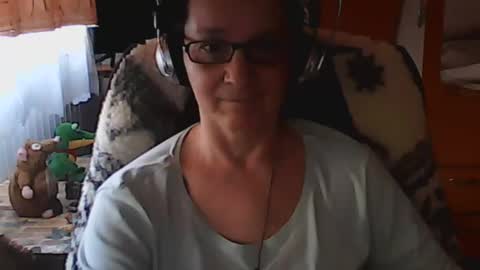 hellenmarie online show from 8, 1, 2025