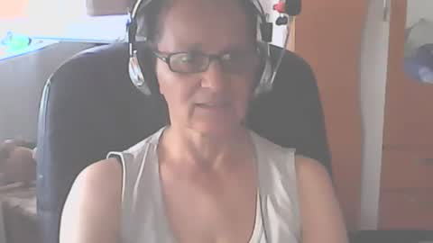 hellenmarie online show from 14, 9, 2025