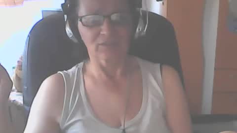 hellenmarie online show from 20, 9, 2025
