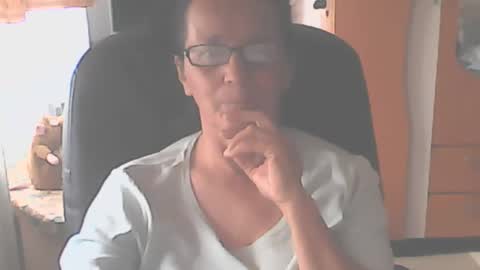 hellenmarie online show from 29, 9, 2025