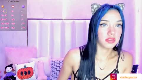 Hellen Paris online show from 28, 10, 2025