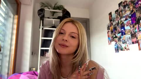 Hellen online show from 3, 2, 2026