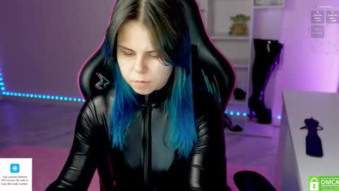 Snapshot of hellokittyalice chatting on 21, 11, 2025 Alice online show from 21, 11, 2025