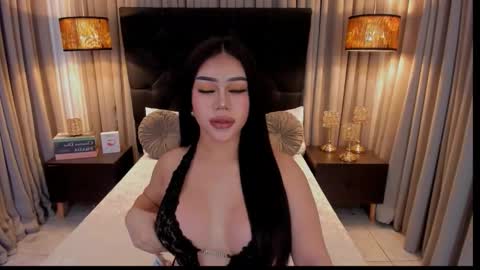 Snapshot of hennessygoddess69 chatting on 28, 10, 2025 HENNESSY online show from 28, 10, 2025