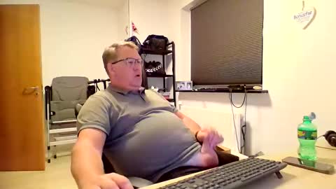 Snapshot of henrikrp1971 chatting on 5, 11, 2025 henrikrp1971 online show from 5, 11, 2025