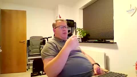 Snapshot of henrikrp1971 chatting on 2, 12, 2025 henrikrp1971 online show from 2, 12, 2025