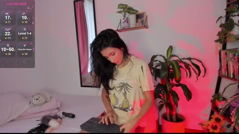 Snapshot of hera_069 chatting on 20, 12, 2024 Hello I am Valentina independent Colombian model I love sensuality and pleasure welcome online show from 20, 12, 2024