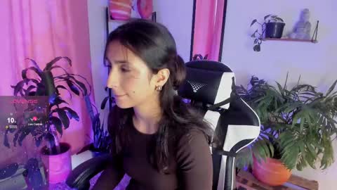 Snapshot of hera_069 chatting on 22, 2, 2025 Hello I am Valentina independent Colombian model I love sensuality and pleasure welcome online show from 22, 2, 2025