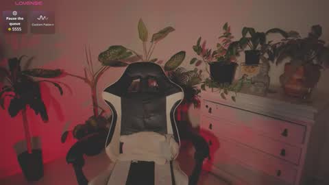 Snapshot of hera_069 chatting on 21, 9, 2025 Hello I am Valentina independent Colombian model I love sensuality and pleasure welcome online show from 21, 9, 2025