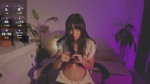 Snapshot of hera_069 chatting on 1, 10, 2025 Hello I am Valentina independent Colombian model I love sensuality and pleasure welcome online show from 1, 10, 2025