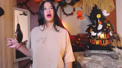 Snapshot of hera_divine chatting on 21, 10, 2025 HERA online show from 21, 10, 2025