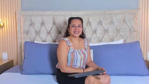Hera  online show from 10, 9, 2025