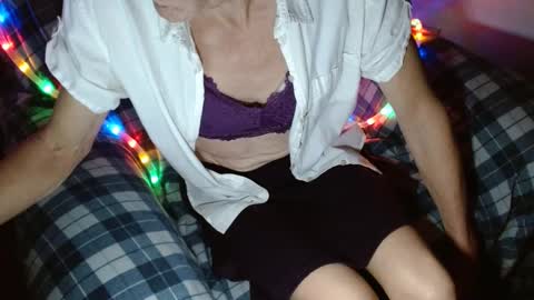 Snapshot of herbietg chatting on 19, 12, 2024 Jessie Ryder online show from 19, 12, 2024