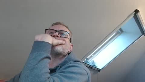 hering76 online show from 15, 3, 2026