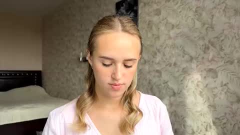 Sylvia online show from 17, 9, 2025