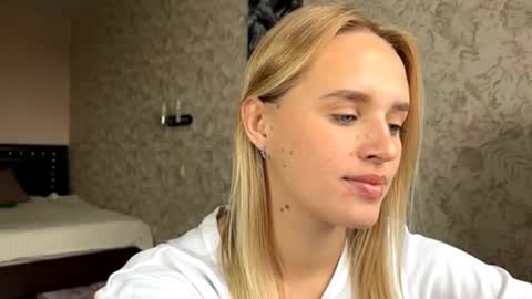 Sylvia online show from 27, 9, 2025