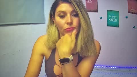 Snapshot of hestesiaxx chatting on 10, 9, 2025 Hestesiaxx online show from 10, 9, 2025