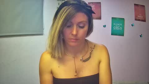 Snapshot of hestesiaxx chatting on 17, 9, 2025 Hestesiaxx online show from 17, 9, 2025