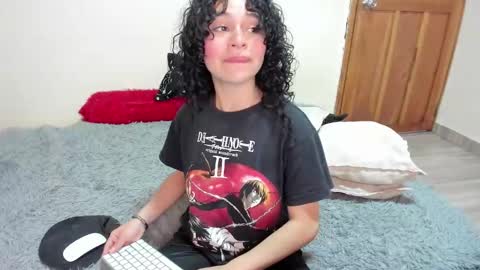 hesttia_ online show from 27, 11, 2025
