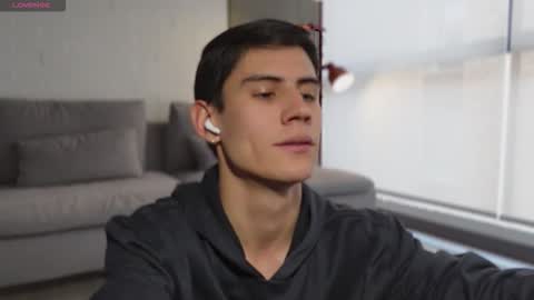 Snapshot of hey_cesard chatting on 10, 3, 2026 hey_cesard online show from 10, 3, 2026