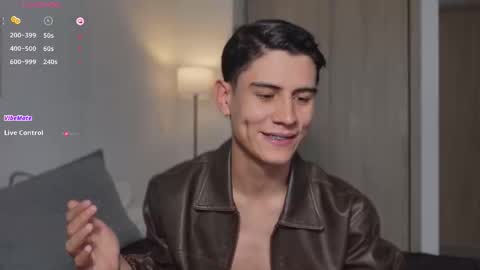 Snapshot of hey_cesard chatting on 21, 3, 2026 hey_cesard online show from 21, 3, 2026