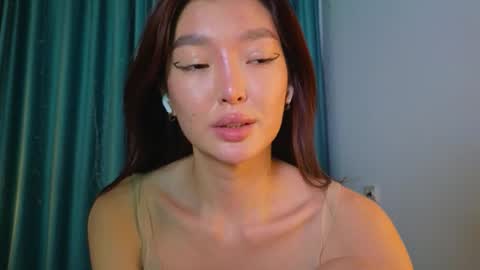 Snapshot of hey_herbal chatting on 28, 10, 2025 Audrey online show from 28, 10, 2025