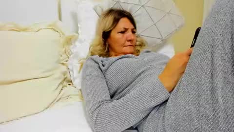 Snapshot of heyheygrey chatting on 3, 2, 2025 Heyheygrey online show from 3, 2, 2025