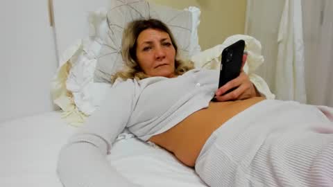 Snapshot of heyheygrey chatting on 4, 2, 2025 Heyheygrey online show from 4, 2, 2025