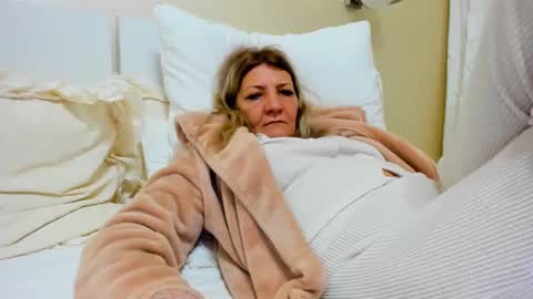 Snapshot of heyheygrey chatting on 19, 2, 2025 Heyheygrey online show from 19, 2, 2025