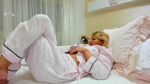 Snapshot of heyheygrey chatting on 9, 3, 2025 Heyheygrey online show from 9, 3, 2025