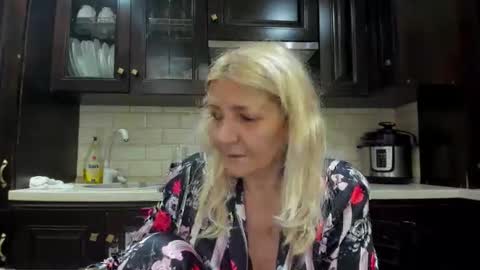 Snapshot of heyheygrey chatting on 4, 10, 2025 Heyheygrey online show from 4, 10, 2025