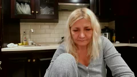 Snapshot of heyheygrey chatting on 9, 10, 2025 Heyheygrey online show from 9, 10, 2025