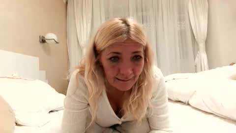 Snapshot of heyheygrey chatting on 10, 10, 2025 Heyheygrey online show from 10, 10, 2025