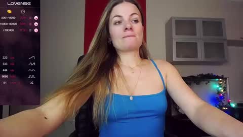 Snapshot of hi_bye_ chatting on 11, 2, 2025 Lina online show from 11, 2, 2025