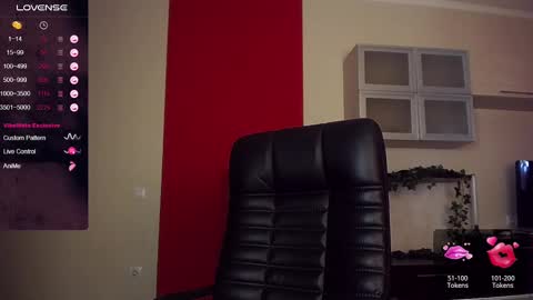 Snapshot of hi_bye_ chatting on 13, 2, 2025 Lina online show from 13, 2, 2025