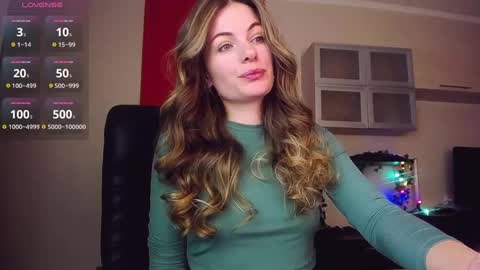 Snapshot of hi_bye_ chatting on 1, 3, 2025 Lina online show from 1, 3, 2025