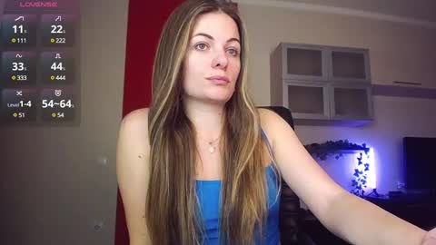 Snapshot of hi_bye_ chatting on 12, 3, 2025 Lina online show from 12, 3, 2025