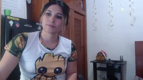 hilaril18 online show from 5, 12, 2024