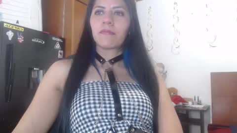 hilaril18 online show from 25, 12, 2024