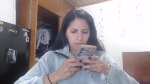 hilaril18 online show from 25, 12, 2024