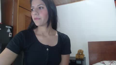 hilaril18 online show from 24, 1, 2025
