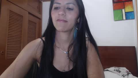 hilaril18 online show from 31, 1, 2025