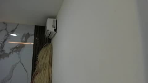 Hilary Thomsom online show from 15, 3, 2026