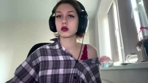 Hi Im Elizabeth online show from 4, 10, 2025