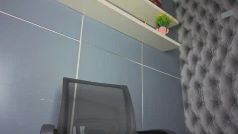  Hillary  online show from 19, 11, 2025